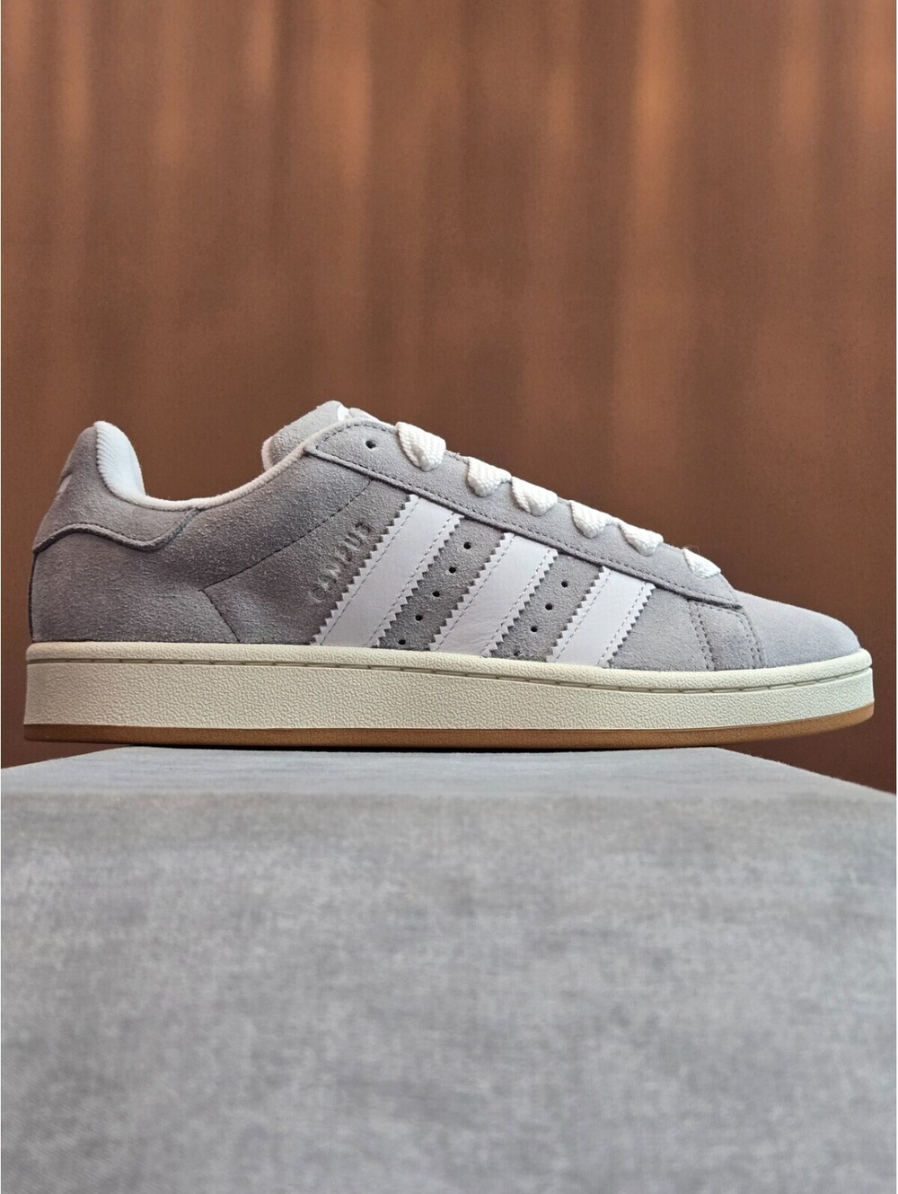 adidas Originals Campus 00s- Grey / White / Gum (HQ8707) Men's 9 BRAND NEW